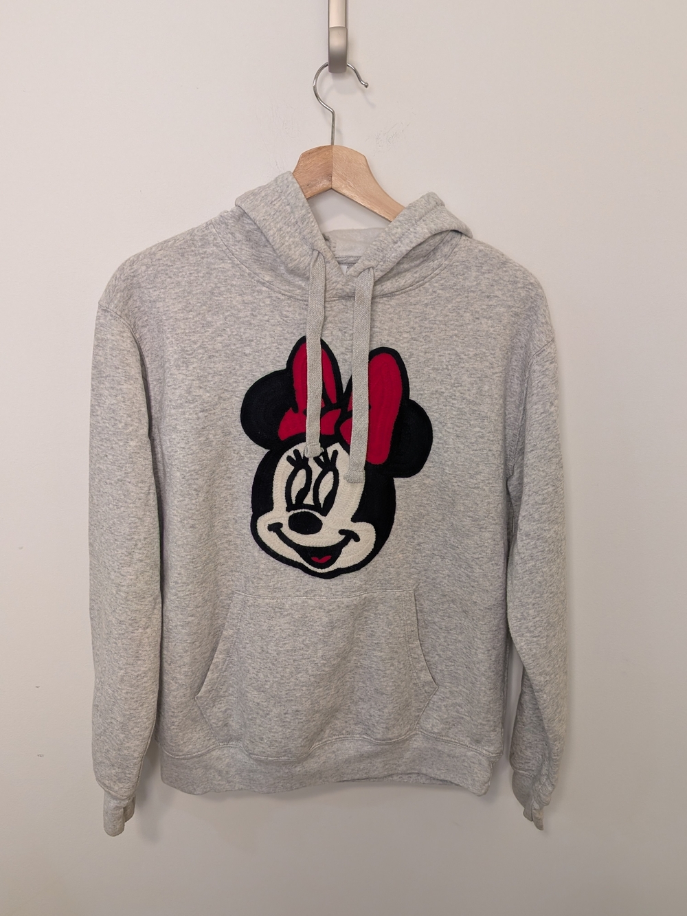 Disney Minnie Mouse Gray Hooded Sweatshirt Red & Black Crochet Minnie Graphic S